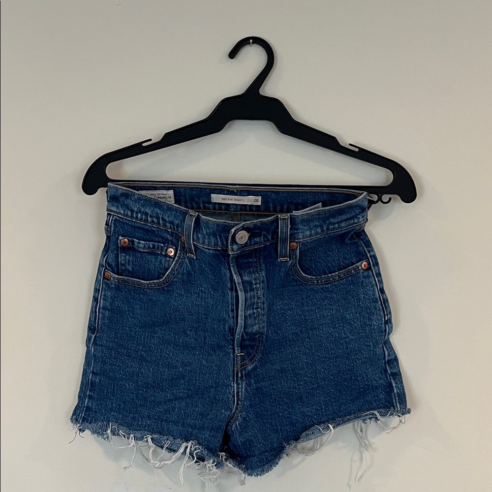Levi's Blue Frayed Hem “Ribcage” Jean Shorts Size 26